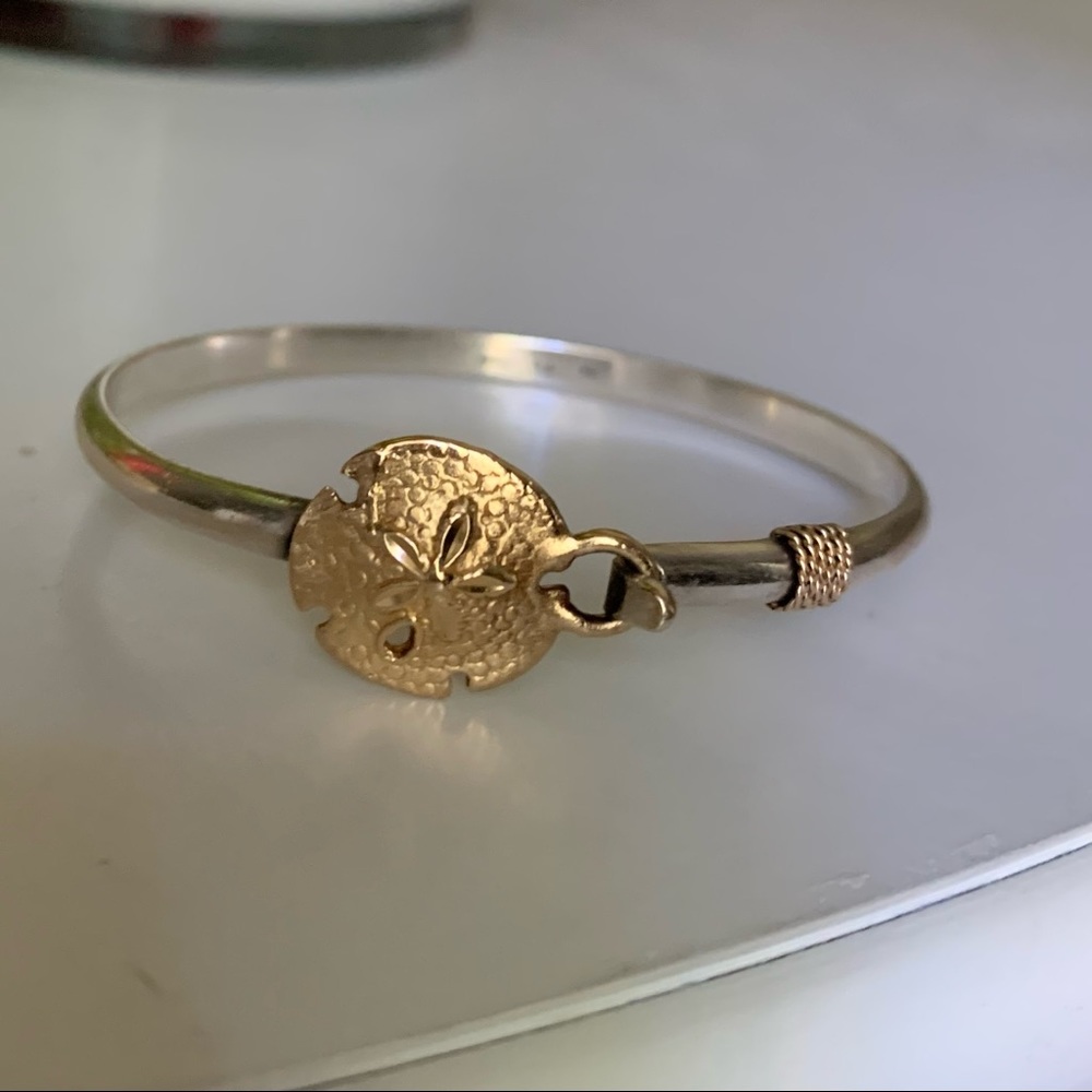 Cape cod 14k gold and sterling silver sand dollar bracelet size 6